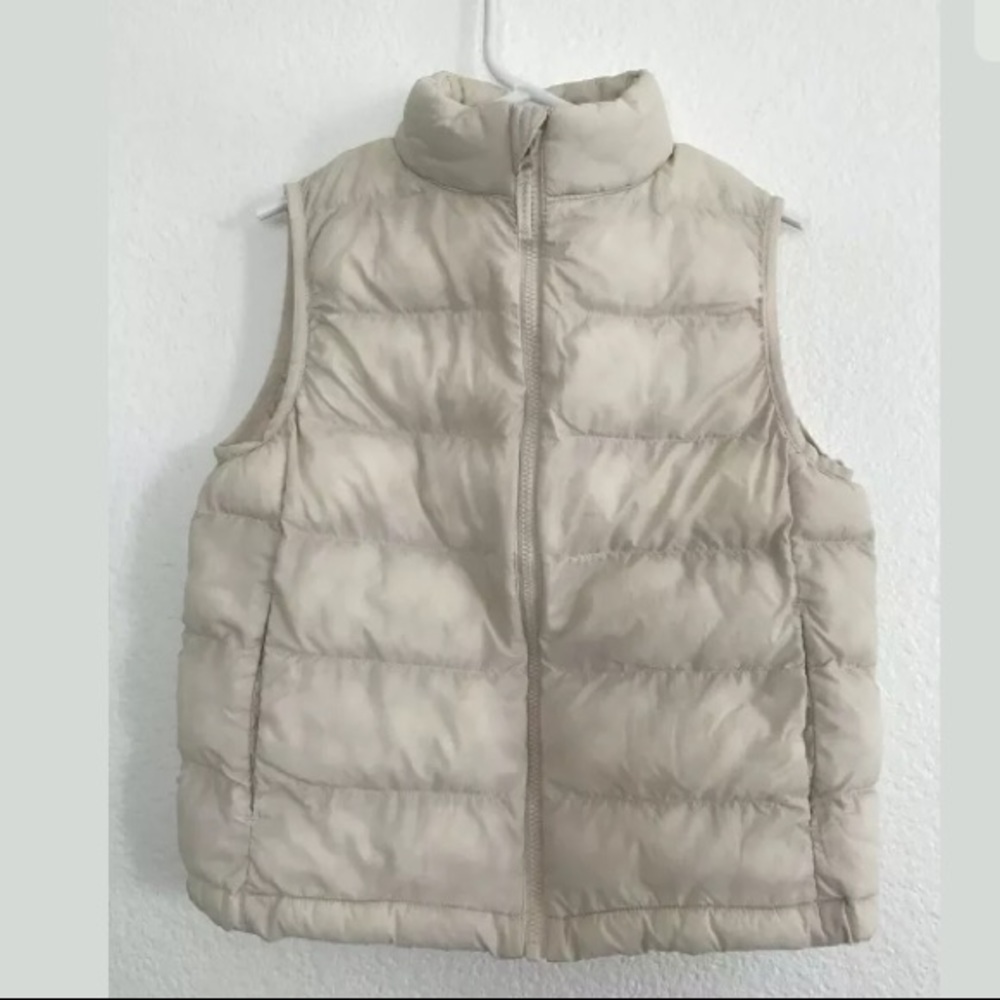Uniqlo Kids Cream Lightweight Vest Size 5-6